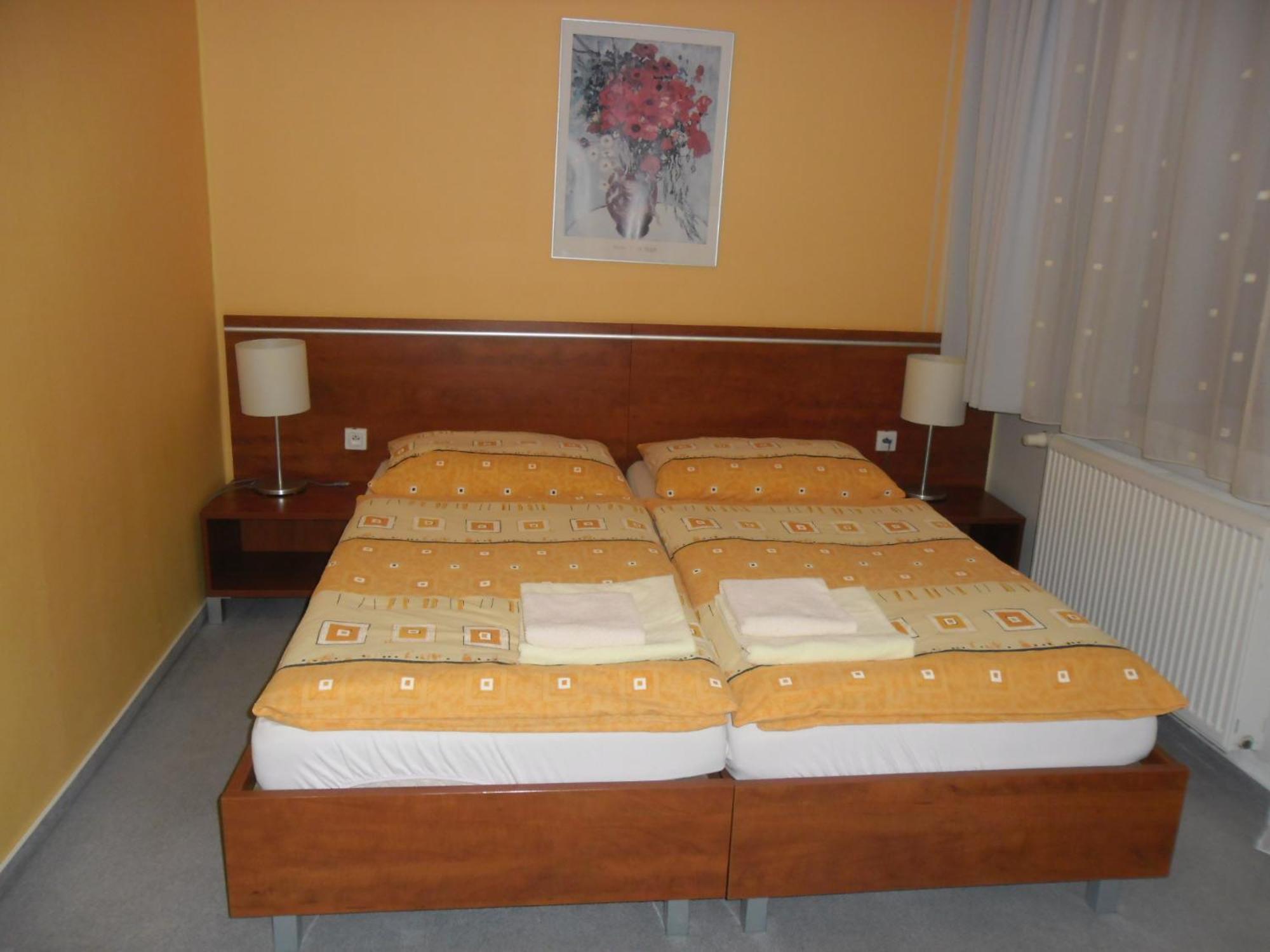 Red Deer Hotel Brezno Εξωτερικό φωτογραφία