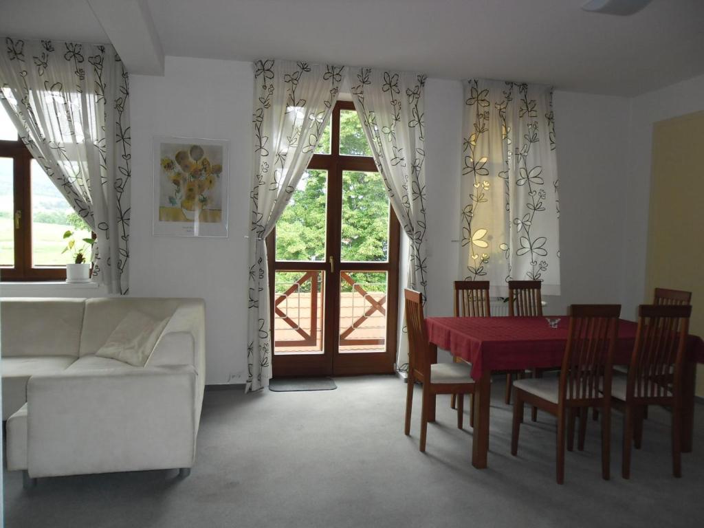 Red Deer Hotel Brezno Δωμάτιο φωτογραφία